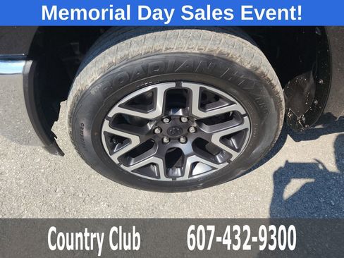 Used 2025 RAM 1500 Laramie AWD/4WD image 32