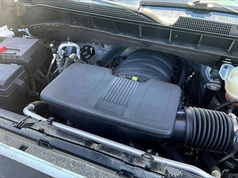 Used 2022 Chevrolet Silverado 1500 LT AWD/4WD image 32