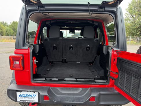 Used 2025 Jeep Wrangler Unlimited Rubicon AWD/4WD image 10