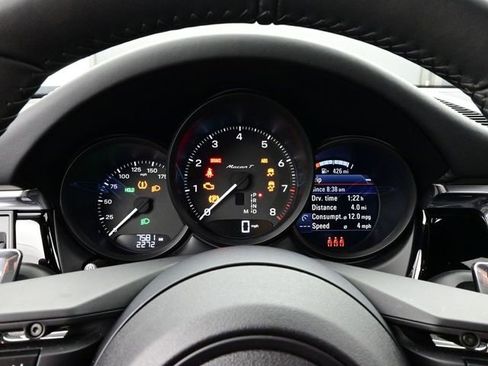 Certified 2025 Porsche Macan Turbo AWD/4WD image 9