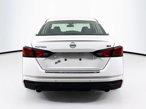 Certified 2023 Nissan Altima 2.5 SR w/ SR Premium Package FWD image 8