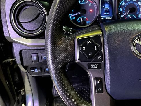 Used 2020 Toyota Tacoma TRD Off-Road w/ TRD Premium Off Road Package AWD/4WD image 12