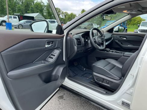 Used 2023 Nissan Rogue SV w/ SV Premium B Package AWD/4WD image 9