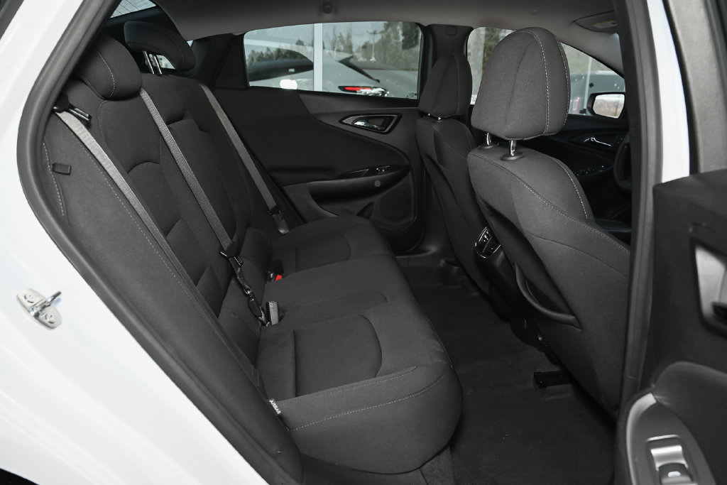 Used 2024 Chevrolet Malibu LT FWD image 39