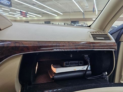 Used 2010 Mercedes-Benz S 550 image 38