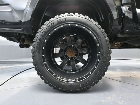 Used 2017 Toyota Tacoma TRD Sport w/ Tow Package image 15