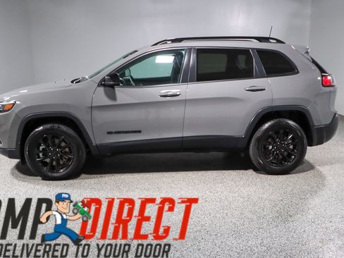 Used 2023 Jeep Cherokee Altitude Lux AWD/4WD image 10