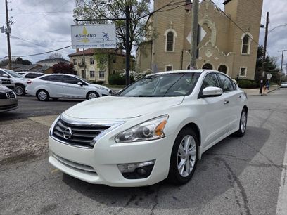 Used 2014 Nissan Altima 2.5 SL w/ Moonroof Package