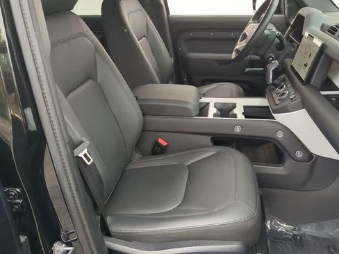 Used 2025 Land Rover Defender 110 S image 23