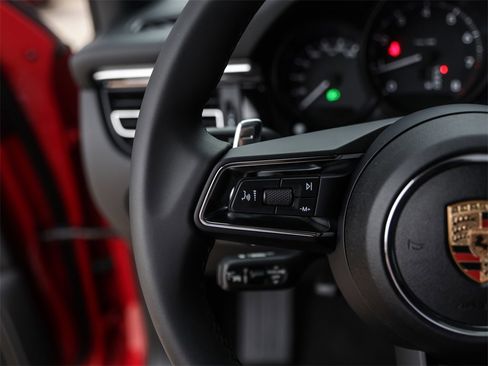 Used 2025 Porsche Macan image 20