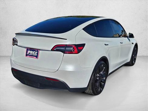 Used 2023 Tesla Model Y Performance image 5