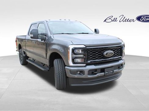 New 2026 Ford F250 Lariat w/ Black Appearance Package image 2