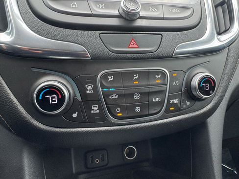 Used 2018 Chevrolet Equinox Premier FWD image 24