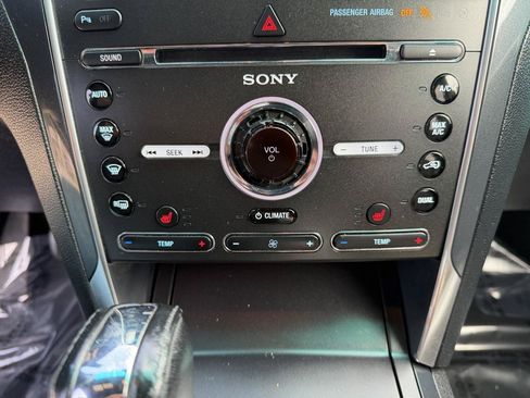 Used 2018 Ford Explorer Sport AWD/4WD image 16