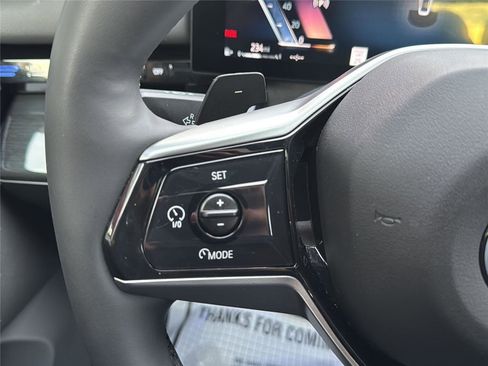 Used 2025 BMW 530i xDrive w/ Premium Package image 21