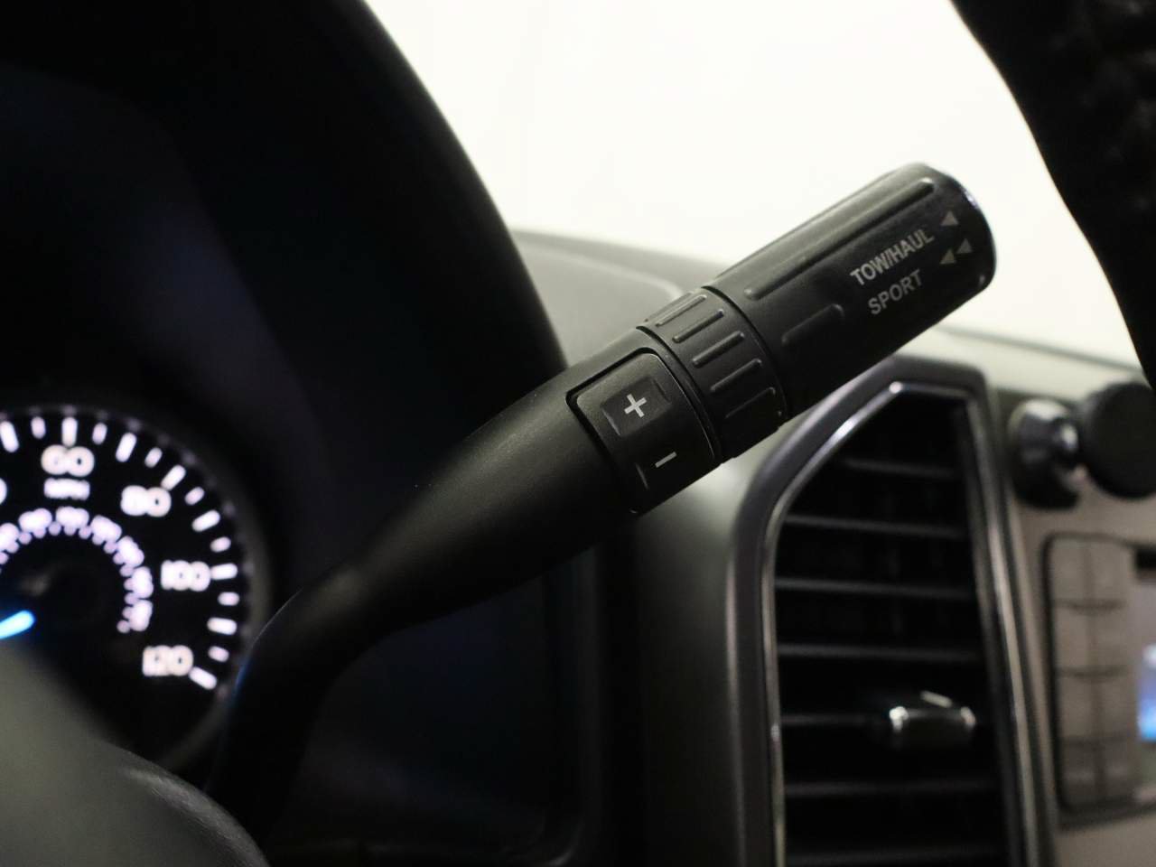 Used 2017 Ford F150 XLT w/ Equipment Group 301A Mid RWD image 9