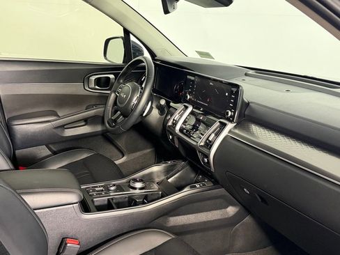 Used 2023 Kia Sorento EX image 33