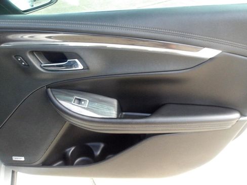 Used 2019 Chevrolet Impala Premier FWD image 9