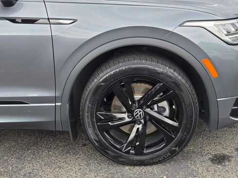 Certified 2023 Volkswagen Tiguan SE R-Line FWD image 17