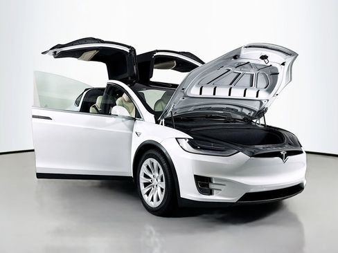 Used 2020 Tesla Model X Long Range image 30