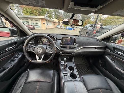 Used 2019 Nissan Altima 2.5 SR w/ SR Premium Package image 21
