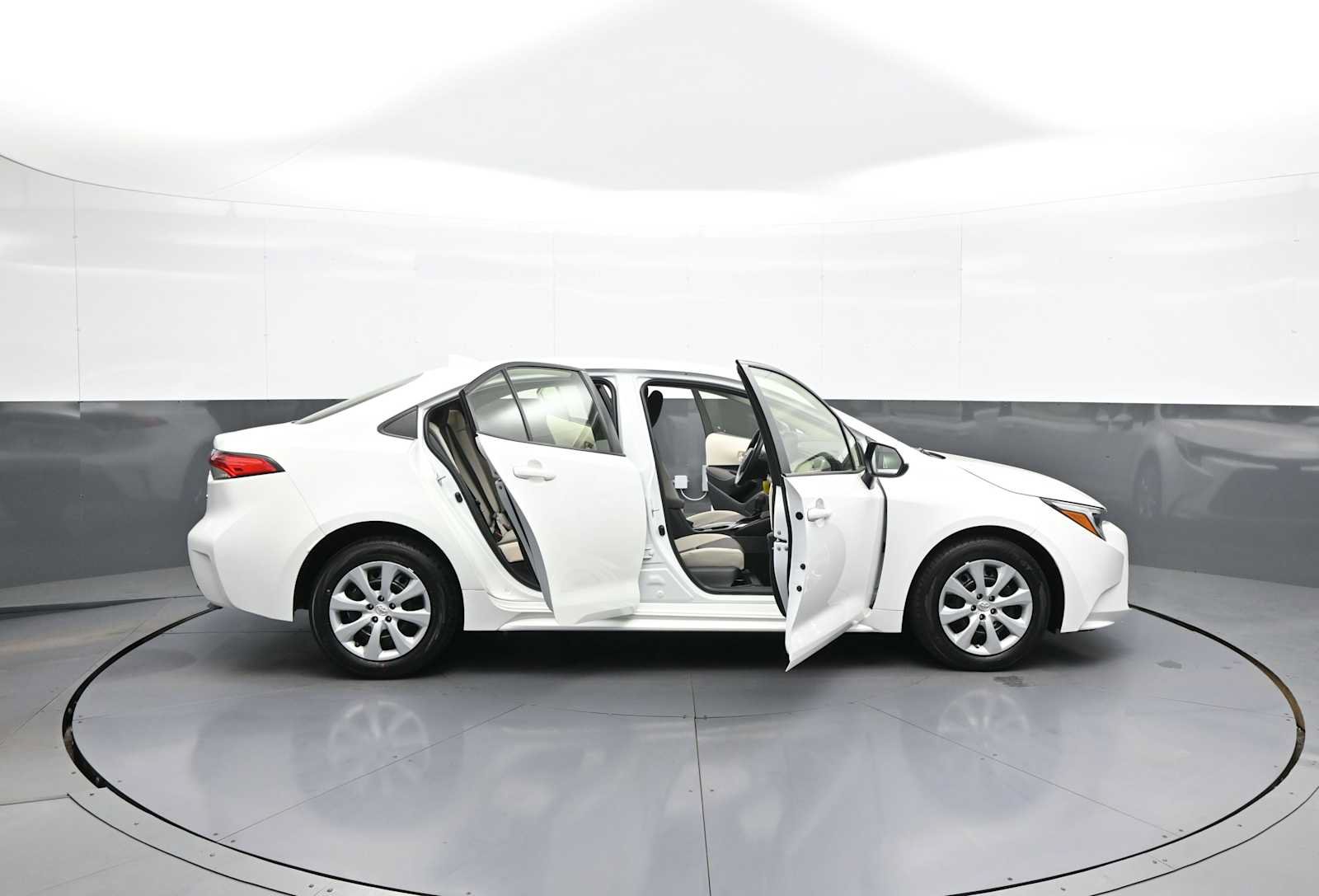 Used 2023 Toyota Corolla LE FWD image 40