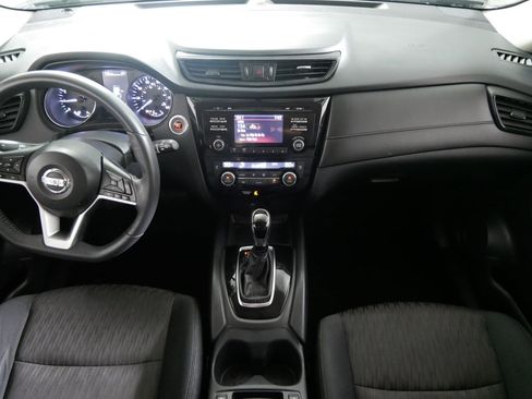 Used 2017 Nissan Rogue SV w/ Midnight Edition Package image 10