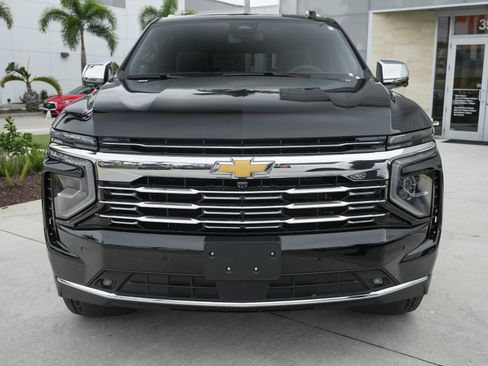 Used 2025 Chevrolet Suburban Premier image 4