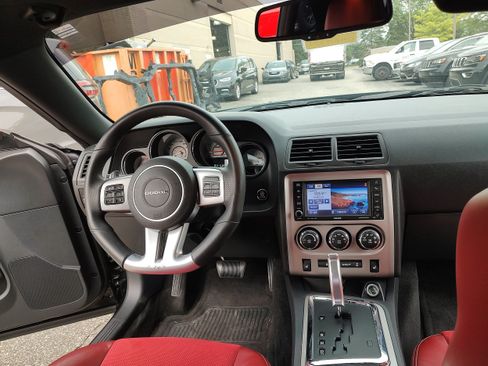 Used 2013 Dodge Challenger SRT8 w/ Harman Kardon Audio Group RWD image 12