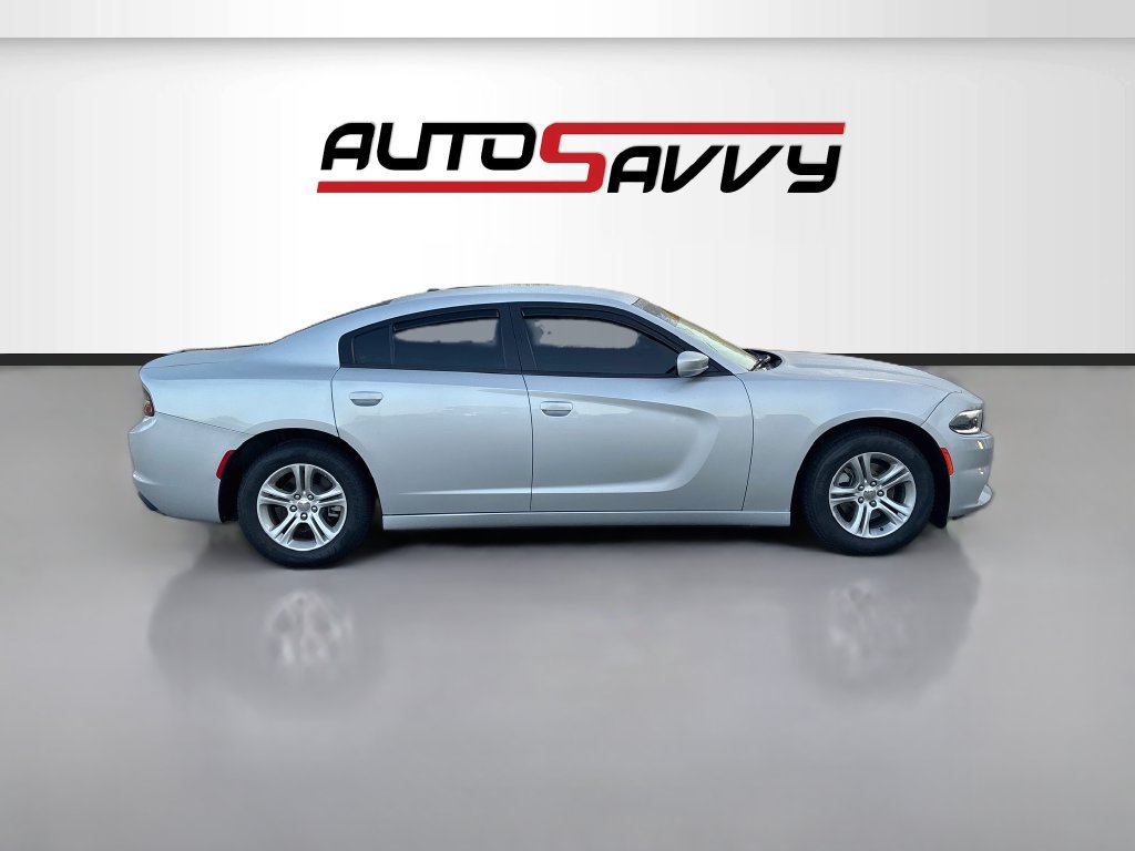 Used 2022 Dodge Charger SXT RWD image 8