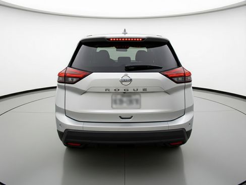 Used 2025 Nissan Rogue SV image 7