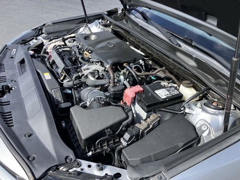 Certified 2020 Toyota Camry LE image 31