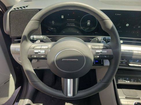 Used 2024 Hyundai Kona Limited FWD image 21