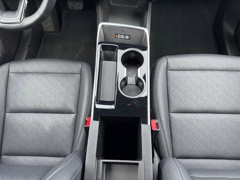 Used 2025 Chevrolet Equinox LT w/ Convenience Package II image 17