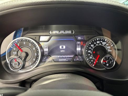 Used 2022 RAM 1500 Laramie AWD/4WD image 15