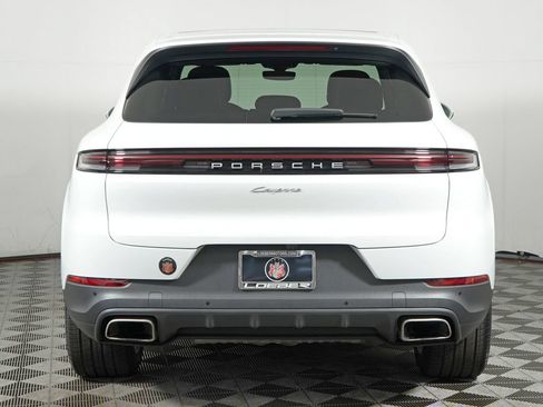 Certified 2024 Porsche Cayenne w/ Premium Package AWD/4WD image 6