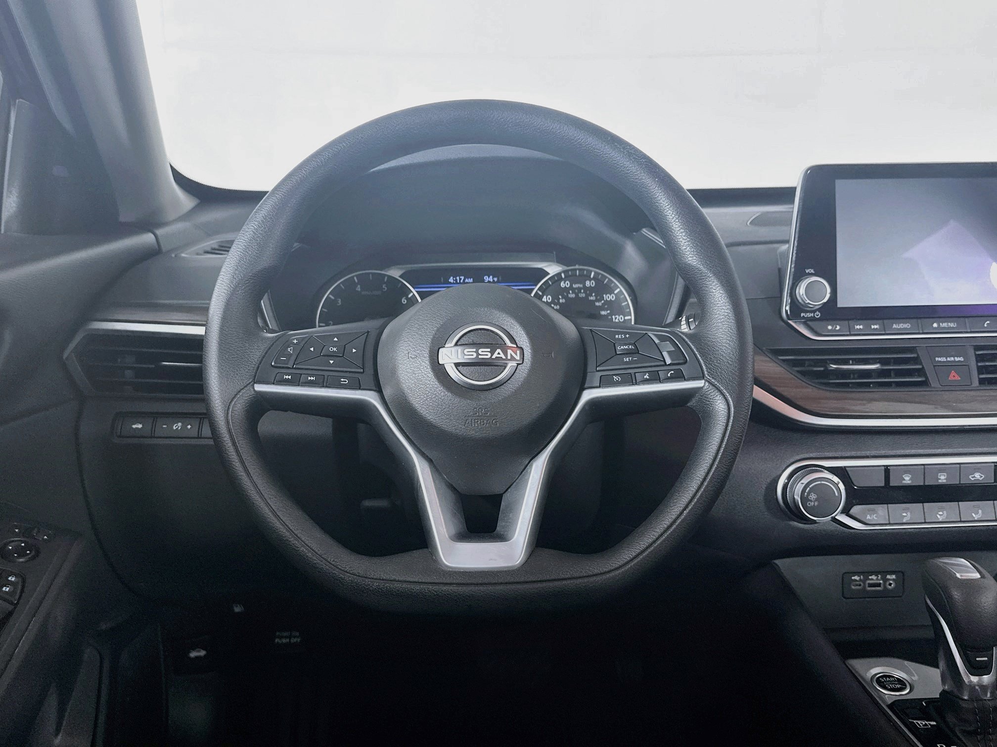 Used 2025 Nissan Altima 2.5 SV FWD image 18