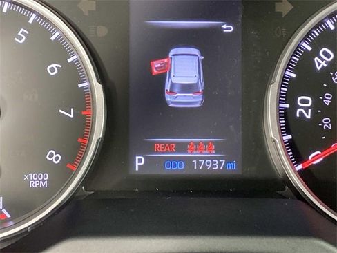 Used 2022 Toyota RAV4 LE image 19