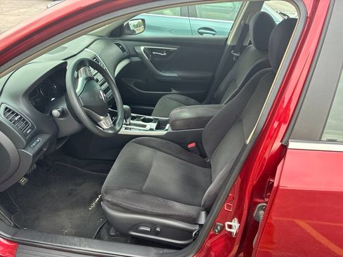 Used 2013 Nissan Altima 2.5 S FWD image 4