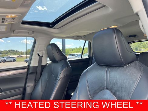 Used 2023 Toyota Highlander Limited AWD/4WD image 2