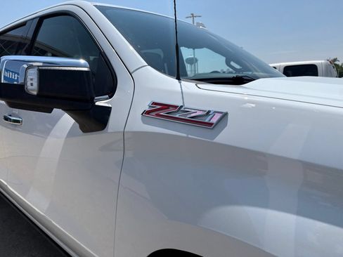 Used 2019 Chevrolet Silverado 1500 LTZ w/ LTZ Premium Package AWD/4WD image 5