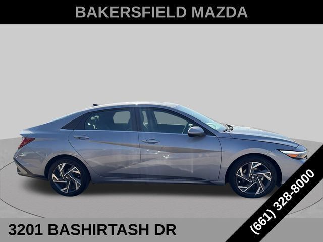 Used 2025 Hyundai Elantra SEL FWD image 6