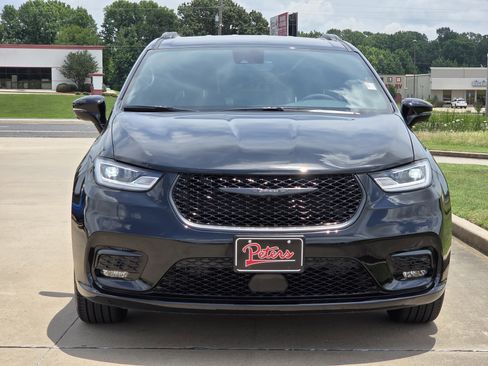 New 2026 Chrysler Pacifica Select w/ S Appearance Package FWD image 2