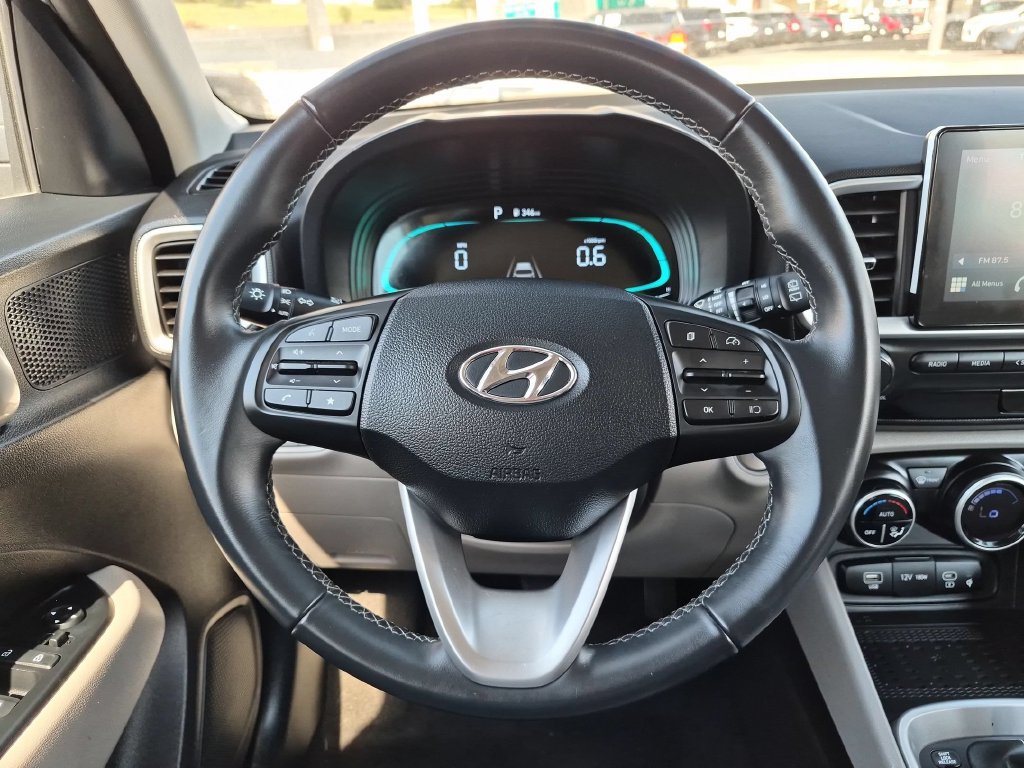 Used 2026 Hyundai Venue SEL FWD image 23
