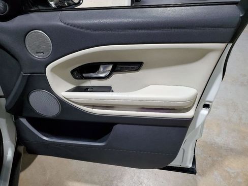 Used 2017 Land Rover Range Rover Evoque HSE image 18