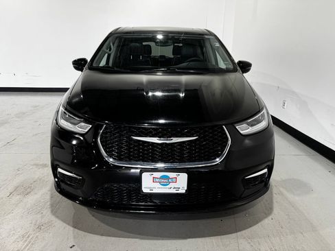 Used 2024 Chrysler Pacifica Limited FWD image 10