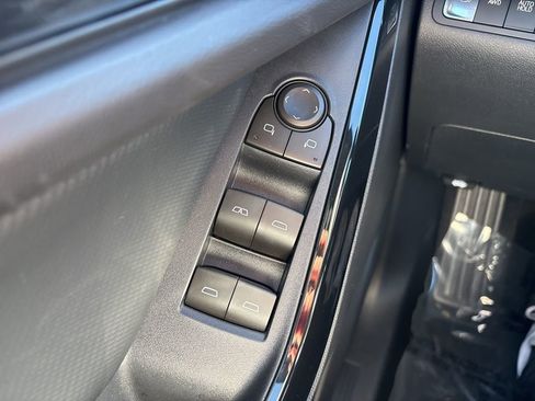 Used 2026 Chevrolet Equinox LT w/ Midnight Edition image 17