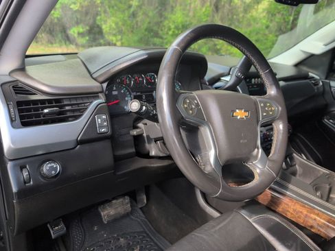 Used 2018 Chevrolet Suburban LT image 29