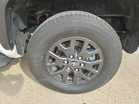 Used 2025 Toyota 4Runner SR5 image 25