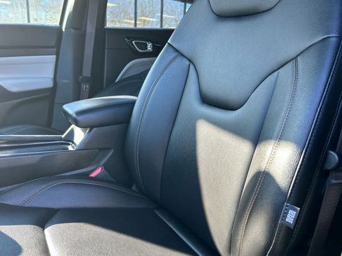 Used 2024 Jeep Compass Limited image 40